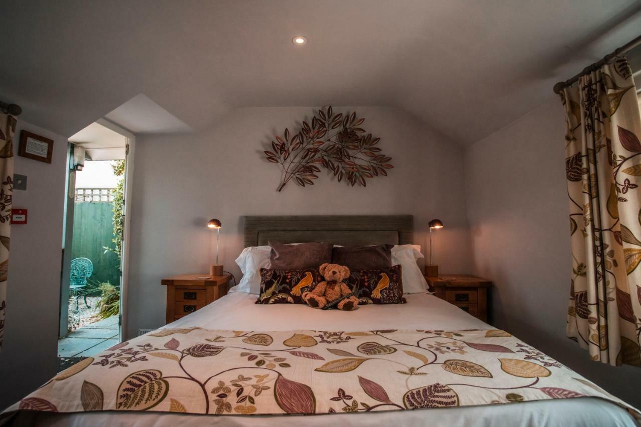 The Salty Monk Bed & Breakfast Sidmouth Room photo